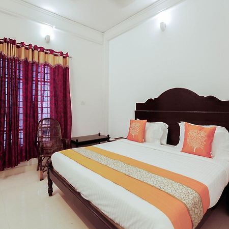 Oyo 4867 Royal Homes Alappuzha Eksteriør bilde