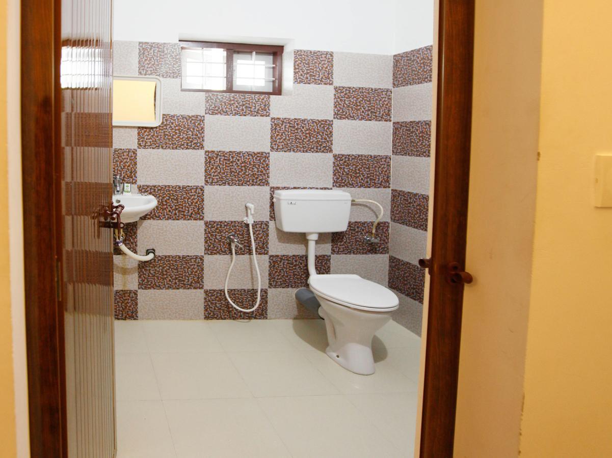 Oyo 4867 Royal Homes Alappuzha Eksteriør bilde