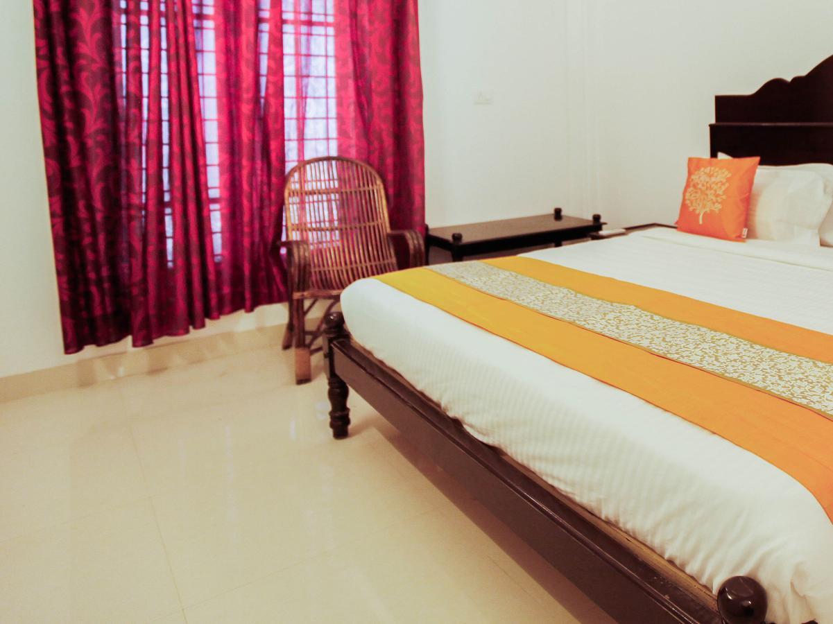 Oyo 4867 Royal Homes Alappuzha Eksteriør bilde